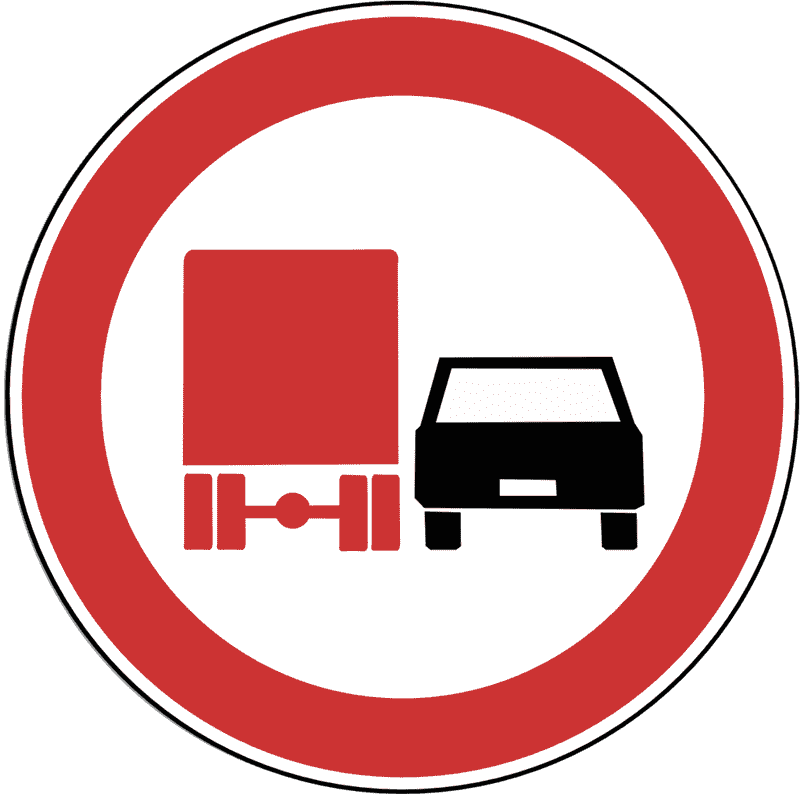 Prometni znak Zabrana pretjecanja za teretna motorna vozila